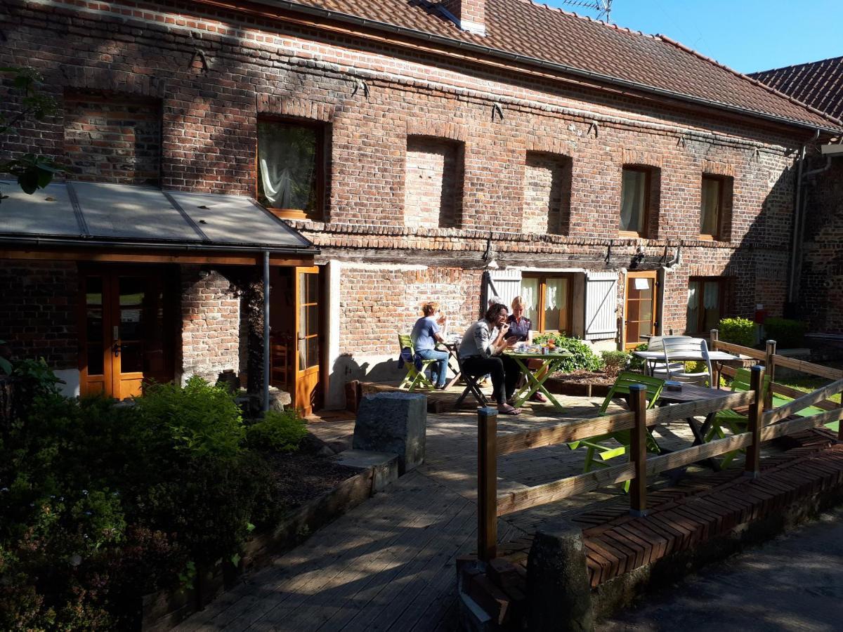 Auberge Du Bord Des Eaux - Demi-Pension Assuree Sur Reservation 생타망레조 외부 사진