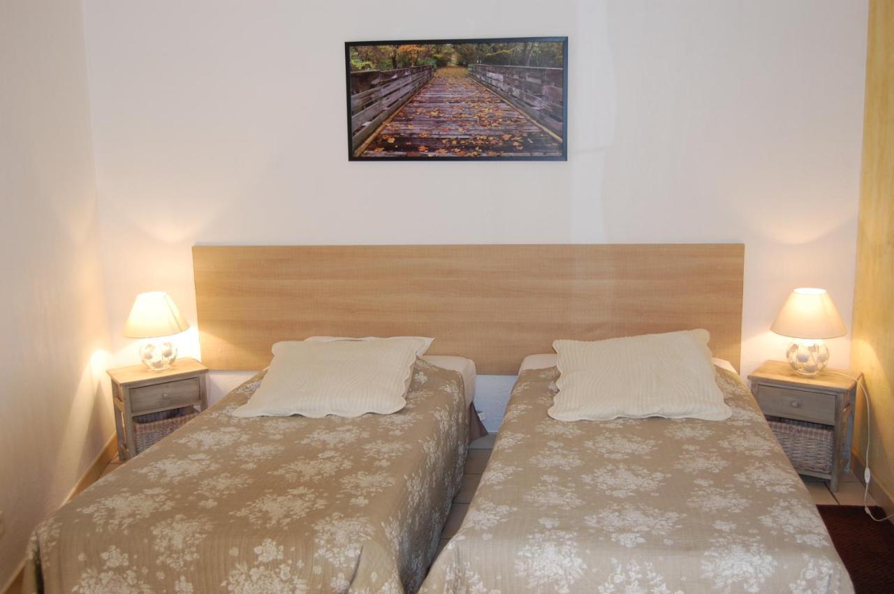 Auberge Du Bord Des Eaux - Demi-Pension Assuree Sur Reservation 생타망레조 외부 사진