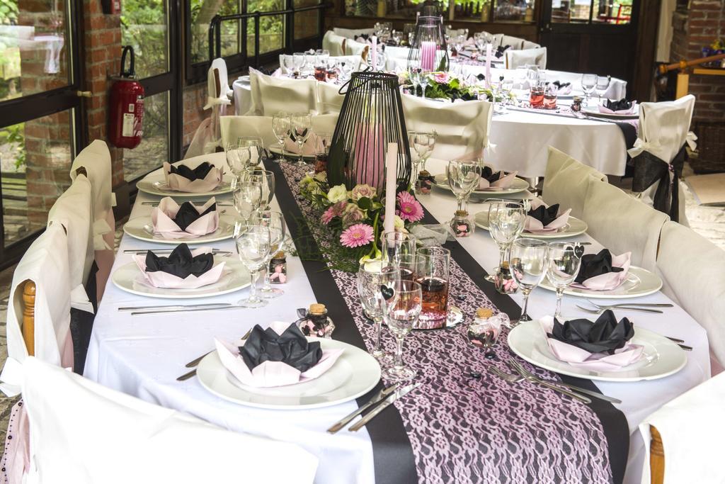 Auberge Du Bord Des Eaux - Demi-Pension Assuree Sur Reservation 생타망레조 외부 사진
