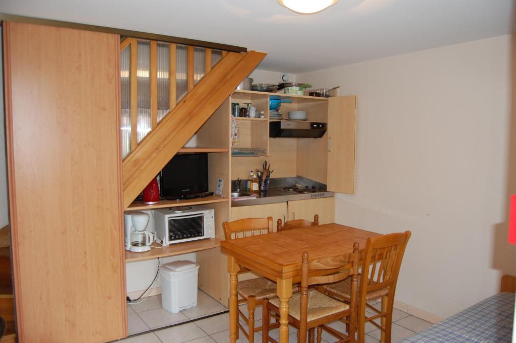 Auberge Du Bord Des Eaux - Demi-Pension Assuree Sur Reservation 생타망레조 객실 사진
