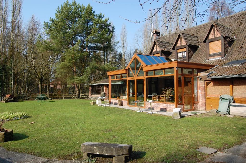 Auberge Du Bord Des Eaux - Demi-Pension Assuree Sur Reservation 생타망레조 외부 사진