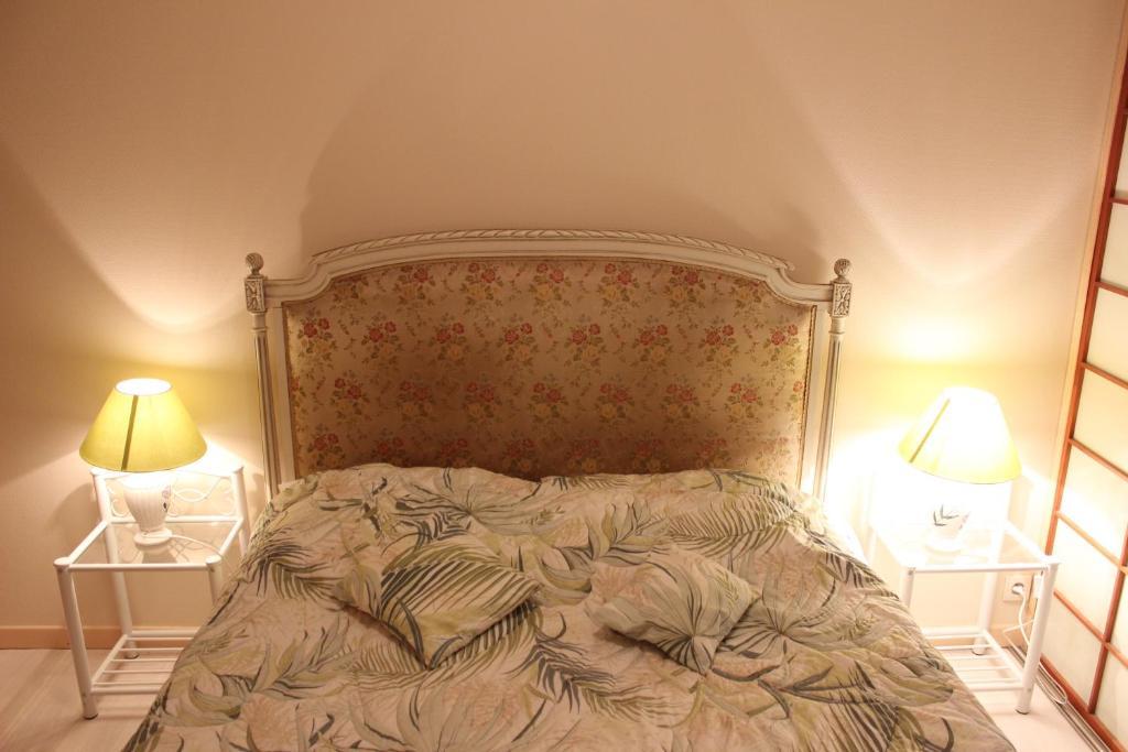 Auberge Du Bord Des Eaux - Demi-Pension Assuree Sur Reservation 생타망레조 객실 사진