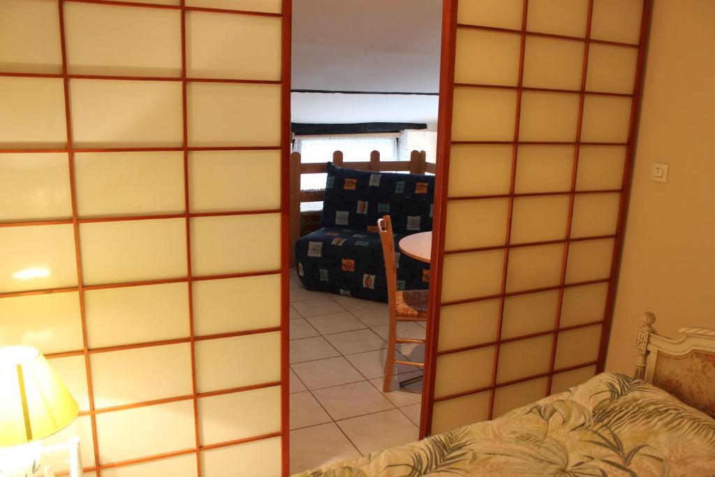 Auberge Du Bord Des Eaux - Demi-Pension Assuree Sur Reservation 생타망레조 객실 사진