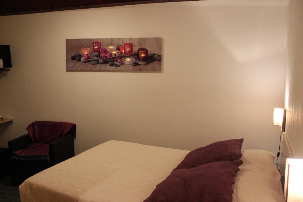 Auberge Du Bord Des Eaux - Demi-Pension Assuree Sur Reservation 생타망레조 객실 사진